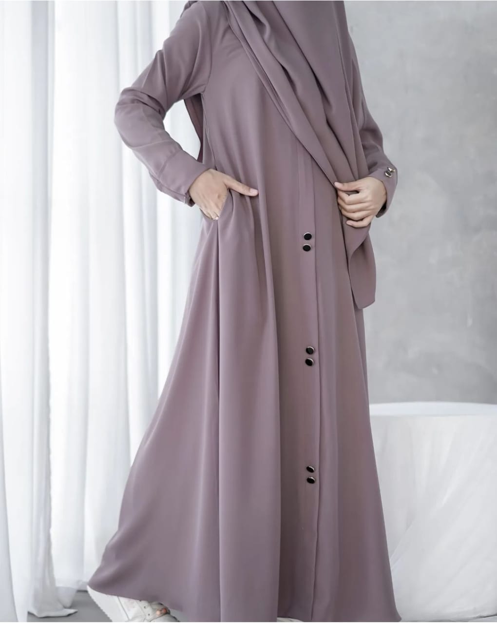 Mirha Abaya with stoller 2