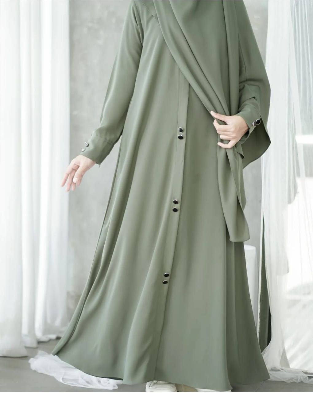Mirha Abaya with stoller 3